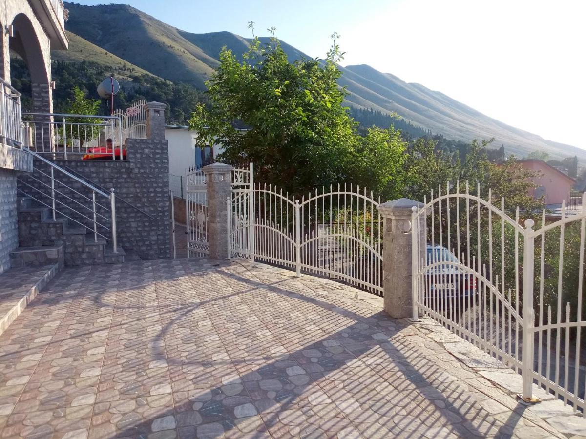 Bed and Breakfast Hyka Stone House Shkodër Esterno foto
