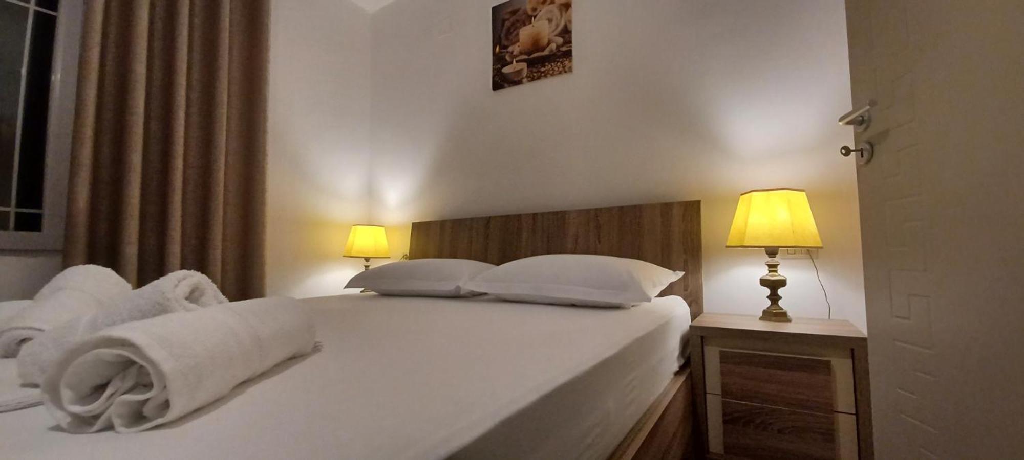 Bed and Breakfast Hyka Stone House Shkodër Esterno foto