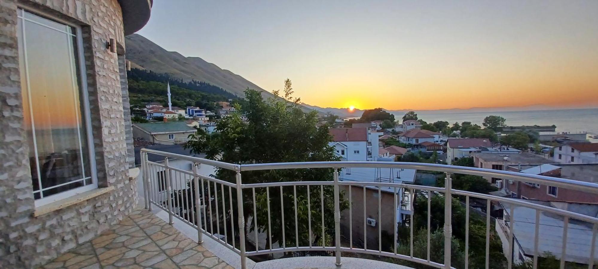 Bed and Breakfast Hyka Stone House Shkodër Esterno foto