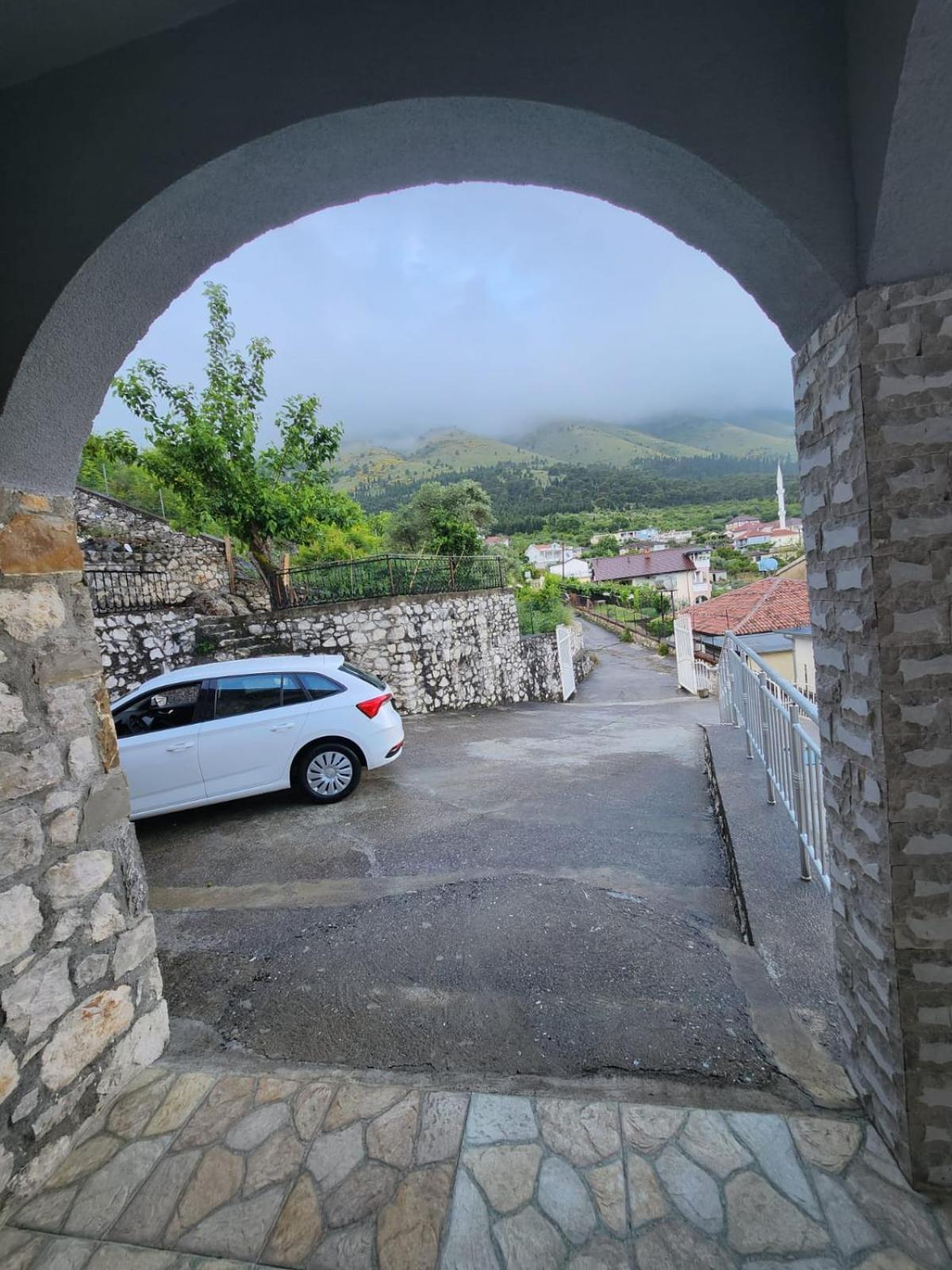 Bed and Breakfast Hyka Stone House Shkodër Esterno foto
