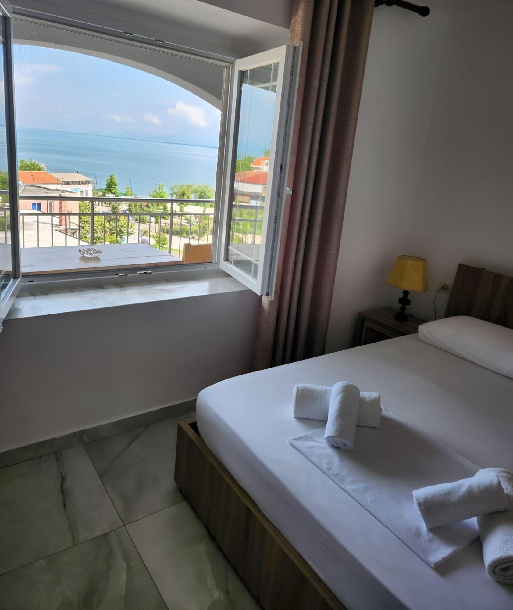 Bed and Breakfast Hyka Stone House Shkodër Esterno foto