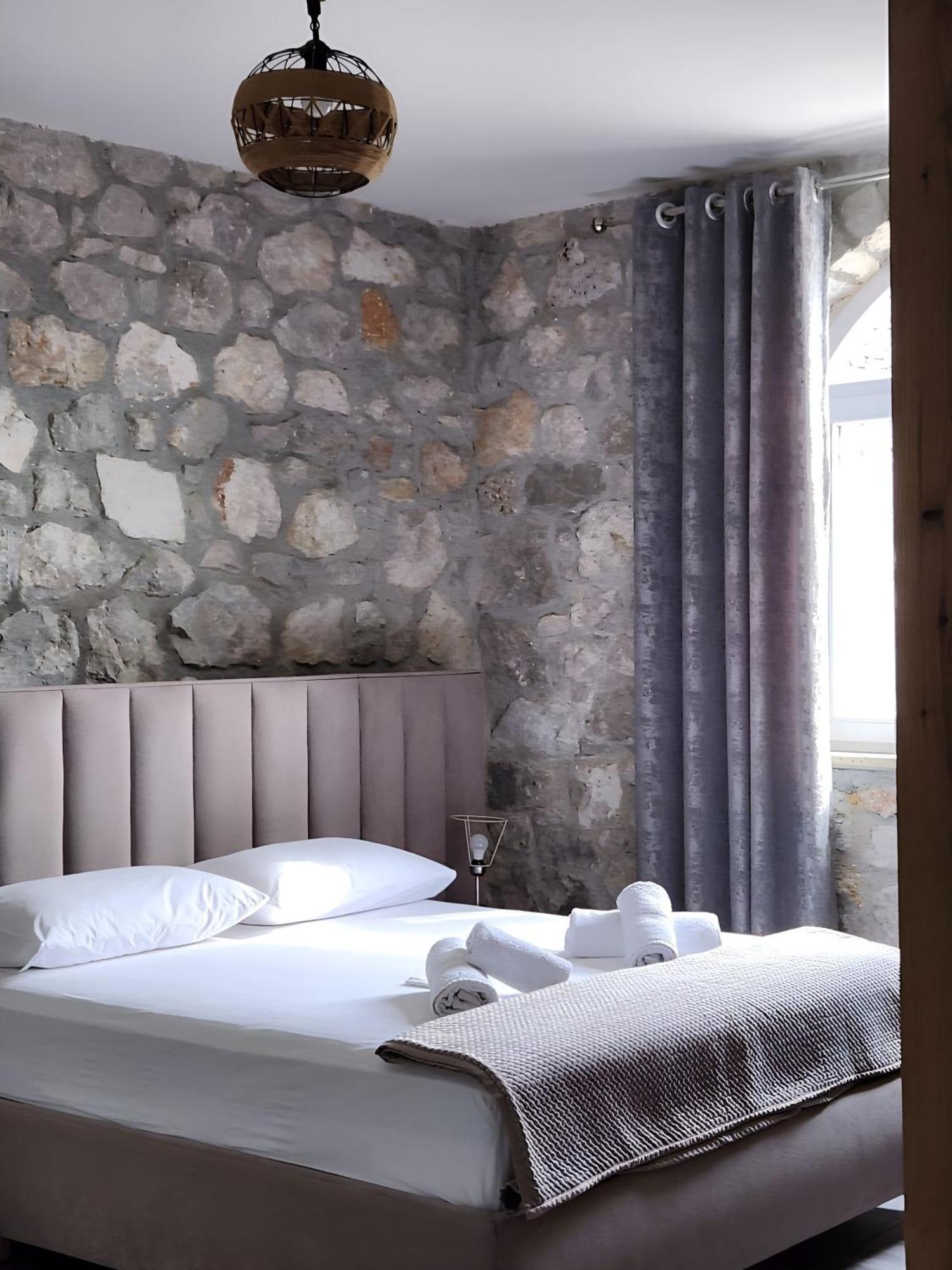 Bed and Breakfast Hyka Stone House Shkodër Esterno foto