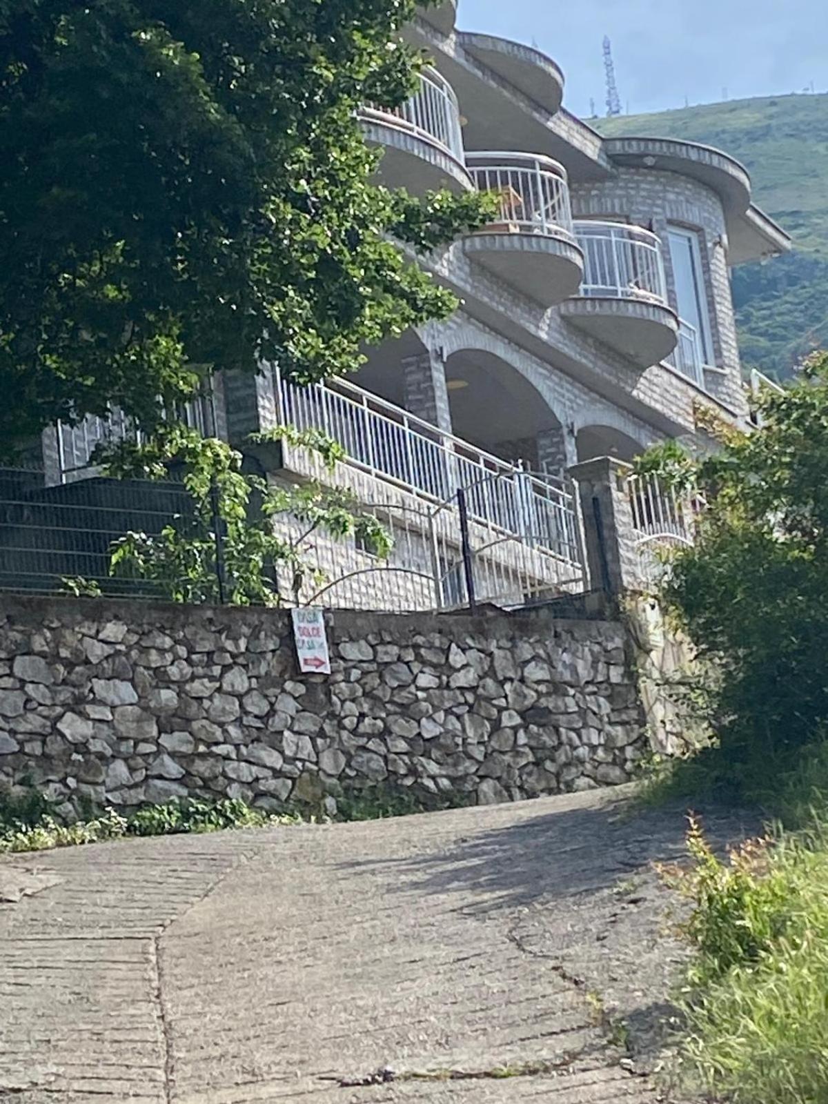 Bed and Breakfast Hyka Stone House Shkodër Esterno foto