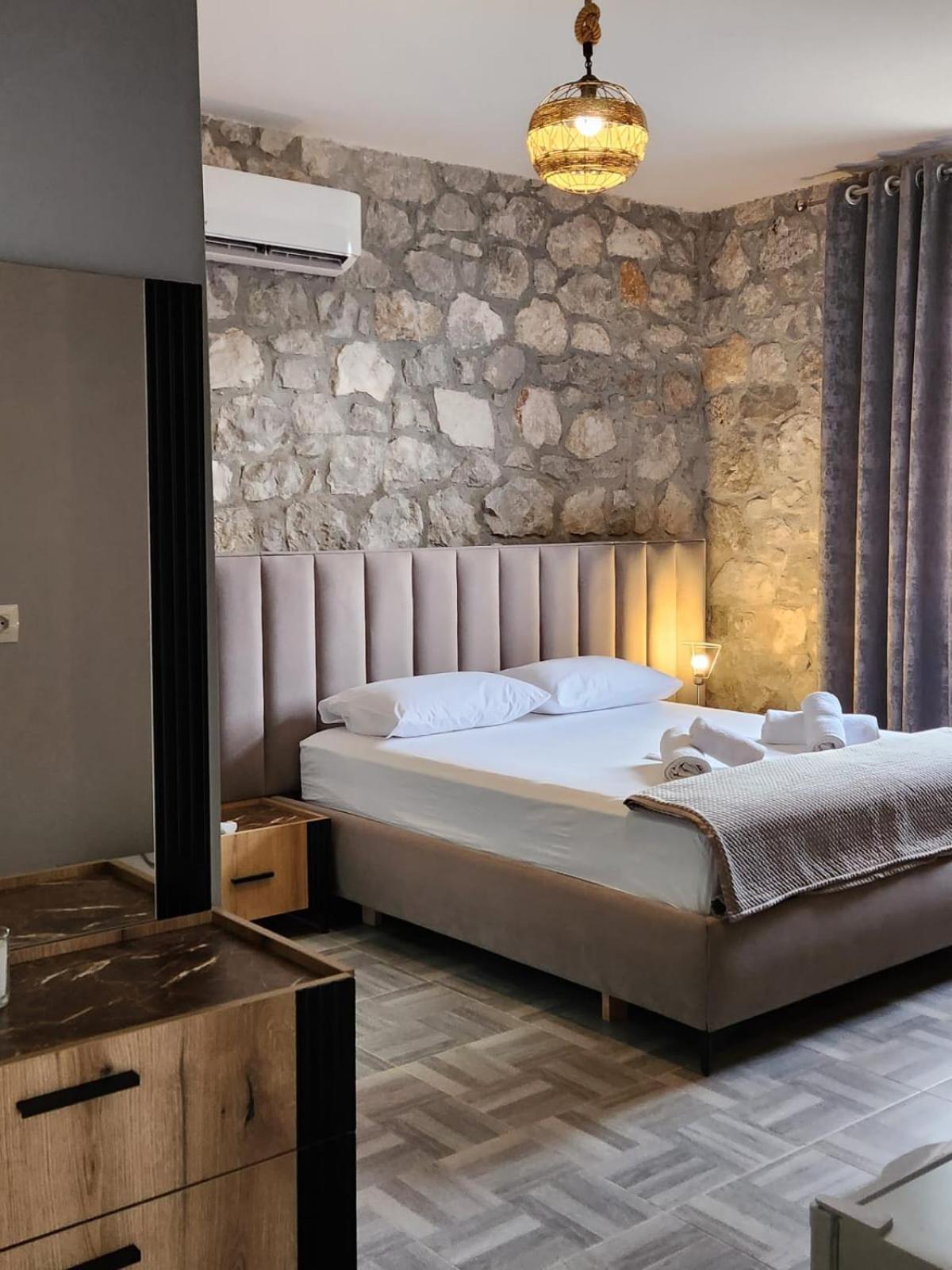 Bed and Breakfast Hyka Stone House Shkodër Esterno foto