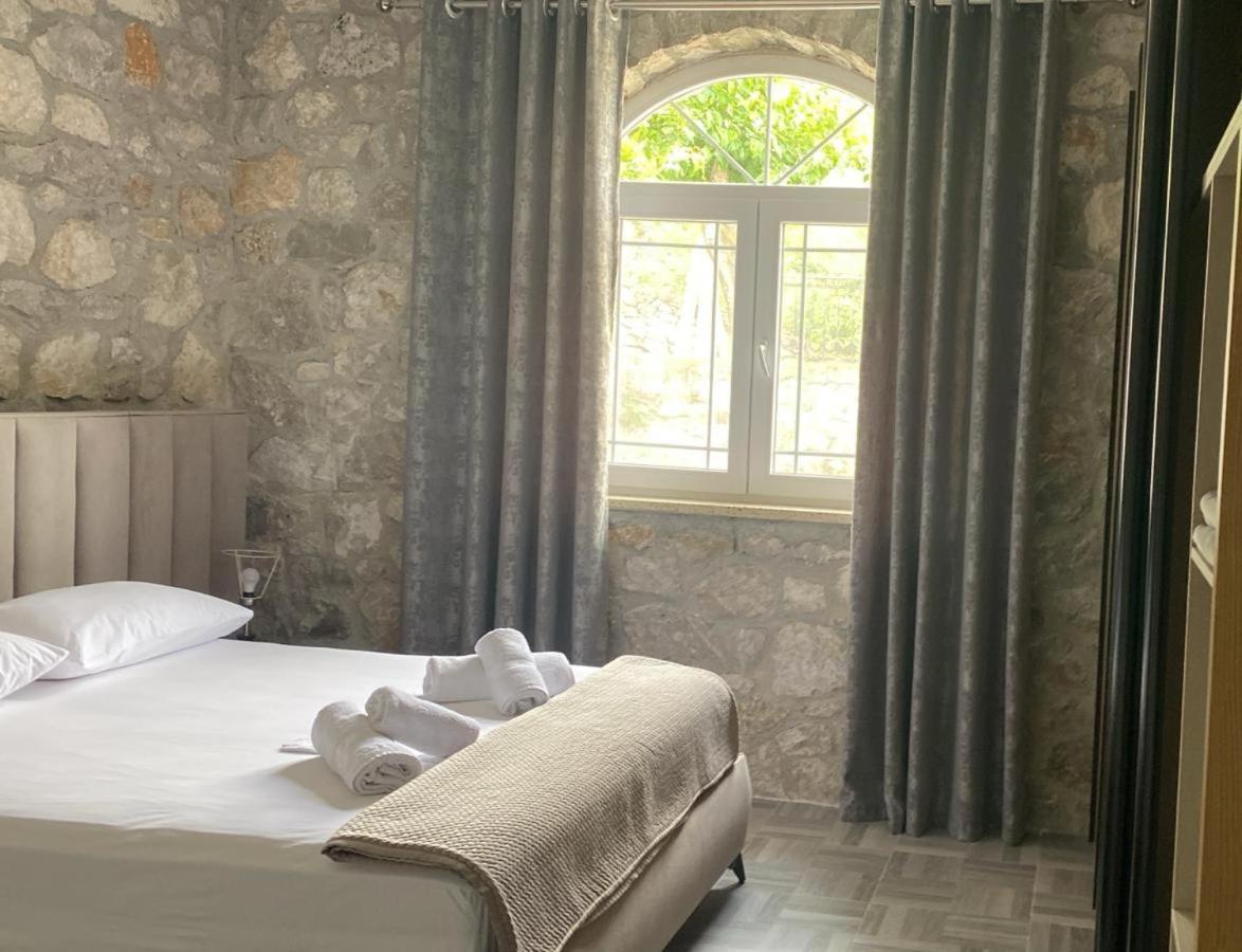Bed and Breakfast Hyka Stone House Shkodër Esterno foto